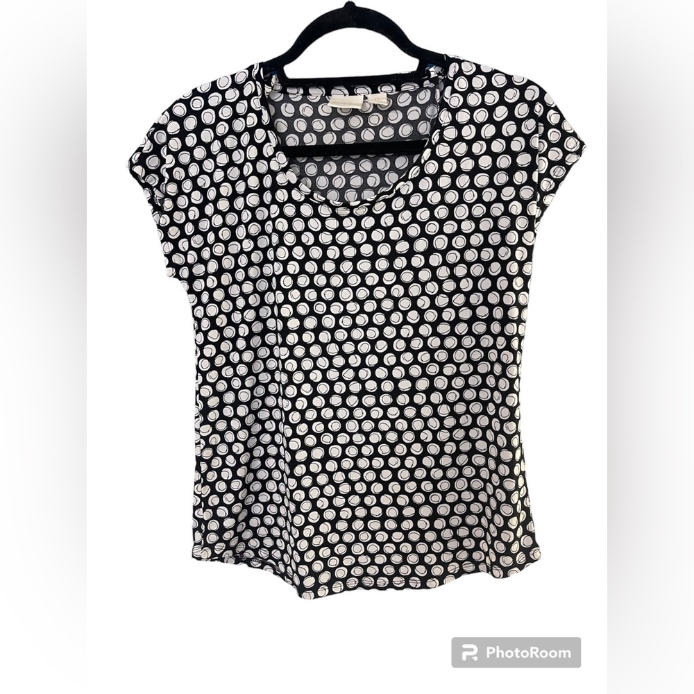 Chicos women’s polka dot blouse in size 0. Like new.